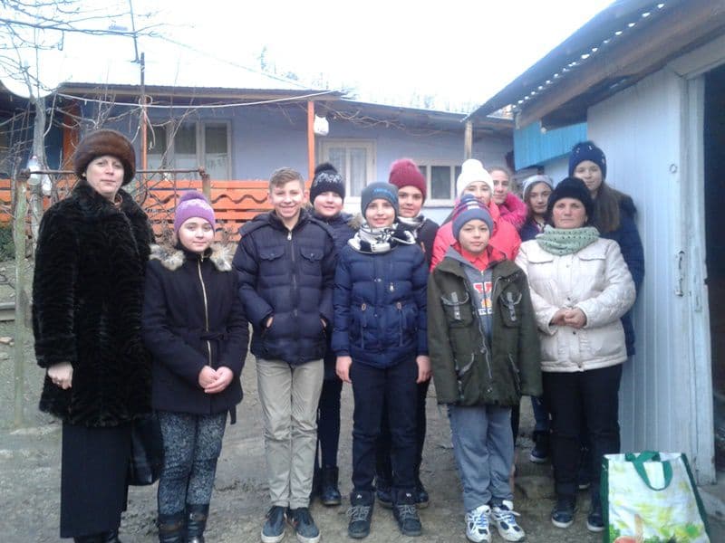 „Împreună pentru semenii noştri!” activitate de voluntariat la Şcoala Gimnazială nr. 1 Corlăteni - FOTO