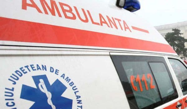 Bărbat din Corlăteni ajuns de urgență la spital după ce i-a sărit în cap pânza de la flex