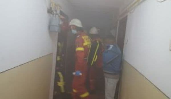 Alarmă de incendiu! Fumul scos de o oală uitată pe foc a alertat vecinii