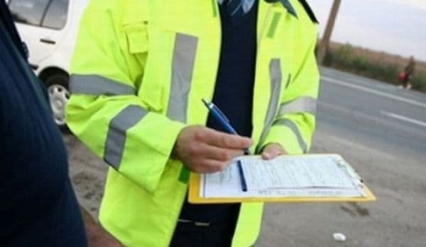 Dosar penal pentru un adolescent de 18 ani depistat în timp ce conducea fără permis