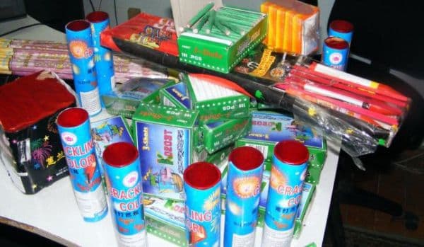 Operaţiunea „Foc de artificii”. Obiecte pirotehnice, deţinute ilegal, confiscate de poliţiştii botoșăneni