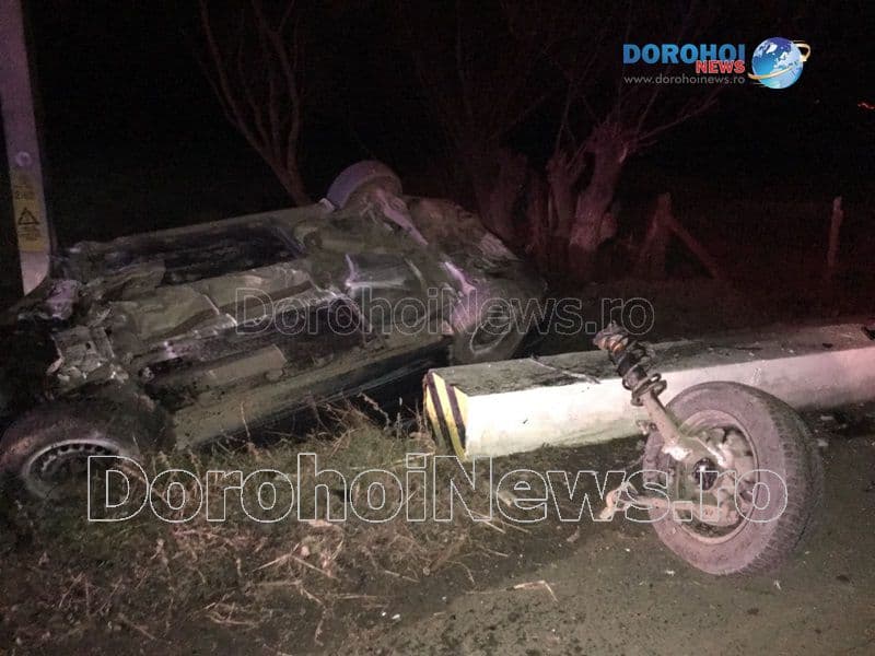 Accident grav la Cobâla! Patru tineri au ajuns la spital după ce s-au dat peste cap cu mașina - FOTO