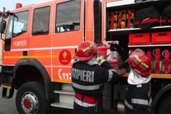 Zeci de misiuni ale pompierilor desfășurate în perioada 23 - 25 decembrie