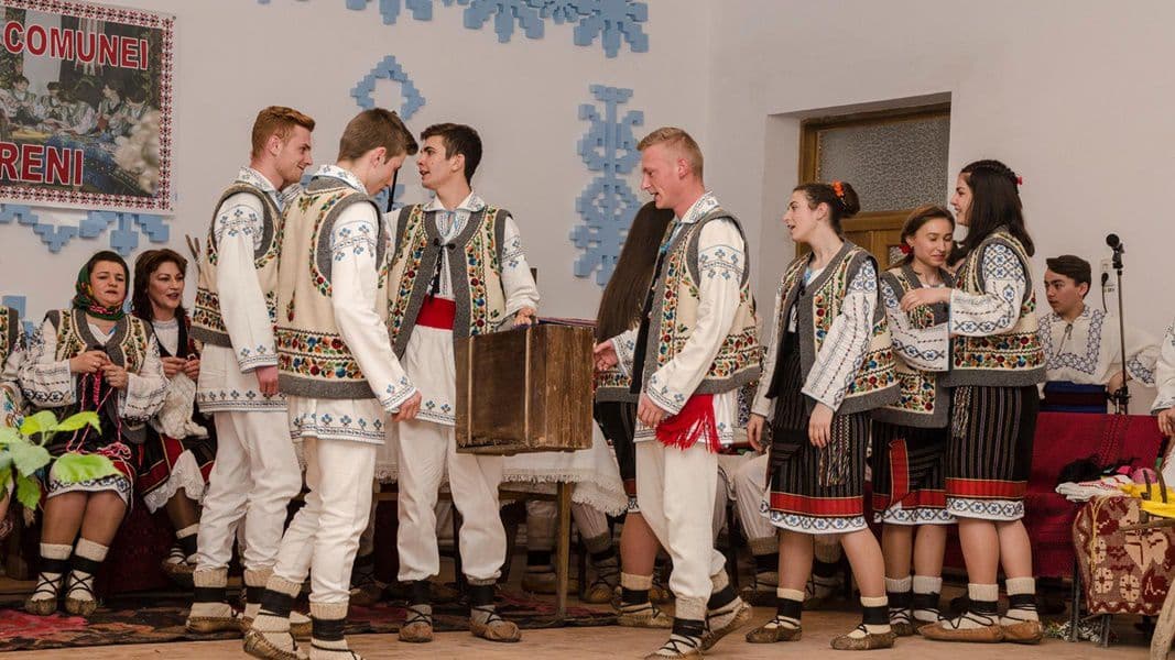 sezatorile iernii la Cordareni 016