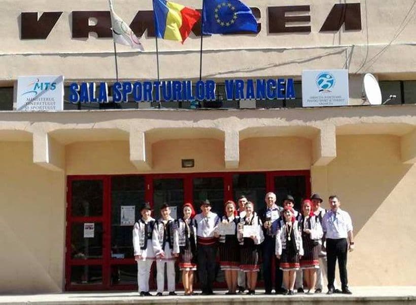Pe aripi de folclor din Dorohoi 008