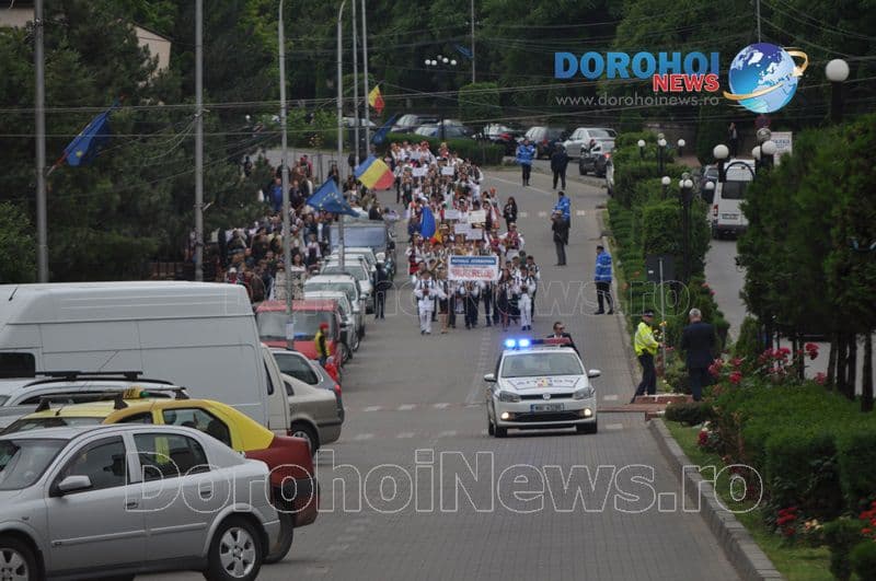 Festivalul Mugurelul parada_01