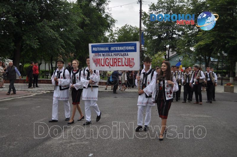 Festivalul Mugurelul parada_07