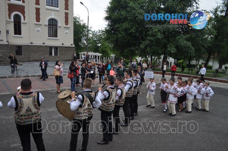 Festivalul Mugurelul parada_08