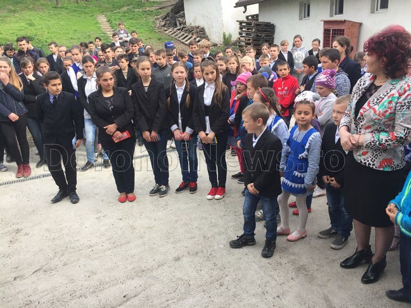 Premierea olimpicilor la scoala Corlateni  14