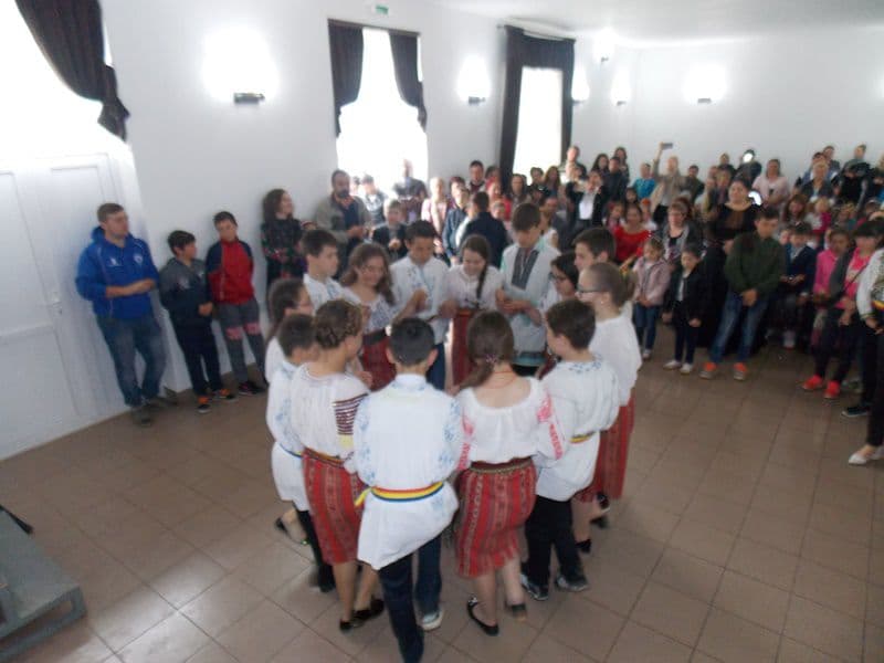 Cantecul si dansul copilariei 06