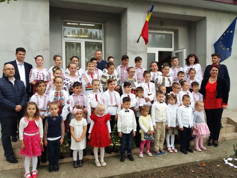 scoala iezer 005