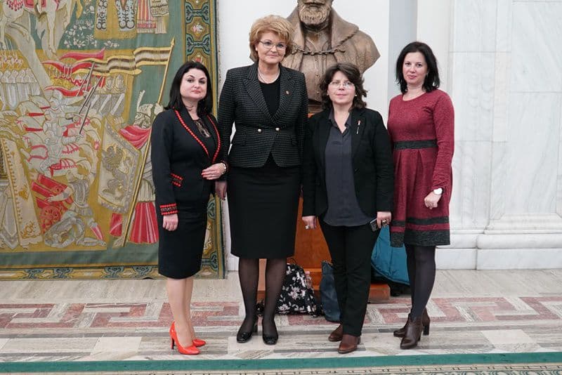elevi din Dorohoi la Parlament 13