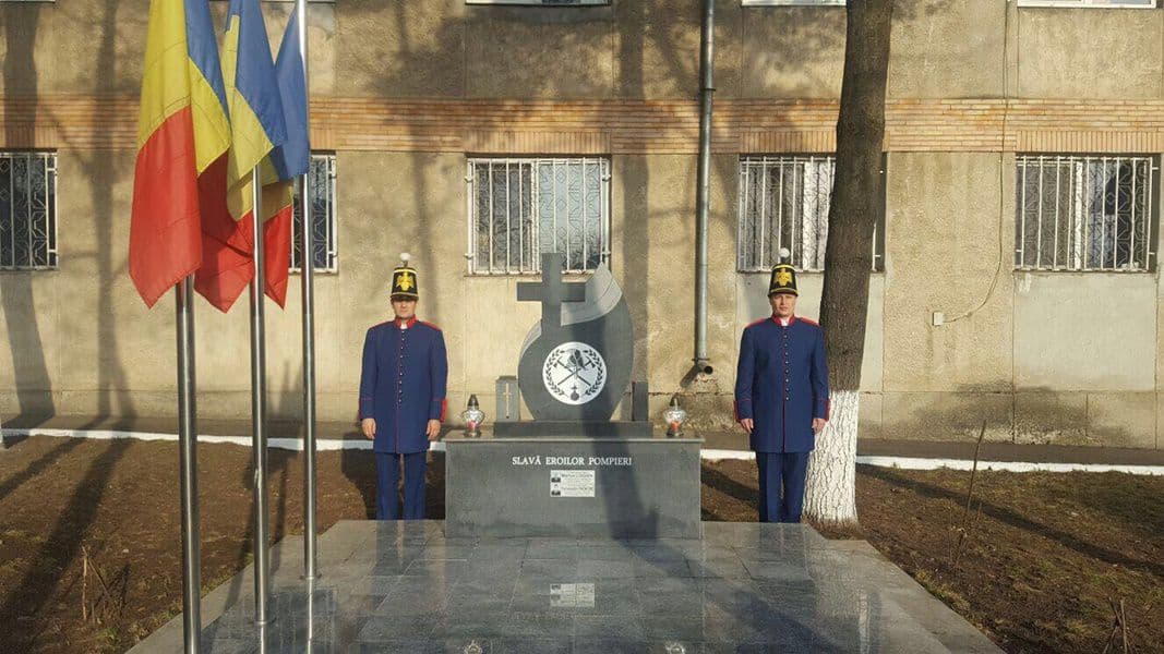 depunere coroane ISU Botosani 002