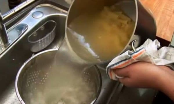 De ce să nu arunci apa în care ai fiert pastele