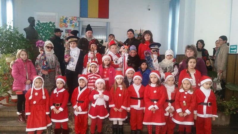 Proiectul județean de voluntariat „DAR DIN DAR SE FACE RAI” organizat de Liceul Pomîrla în parteneriat cu alte unităţi de învăţământ din judeţ - FOTO