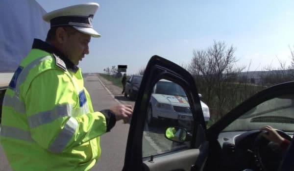 Infractorii voiajori depistaţi de poliţiştii botoşăneni