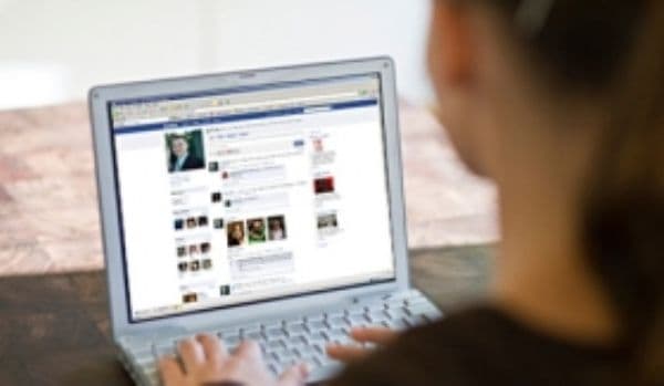 Atenție la ce scrieți pe Facebook! Dosare penale pentru instigare la protest!