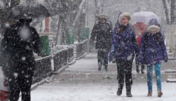 Se strică vremea! În unele zone va ninge, iar temperaturile vor ajunge chiar şi la -10 grade!