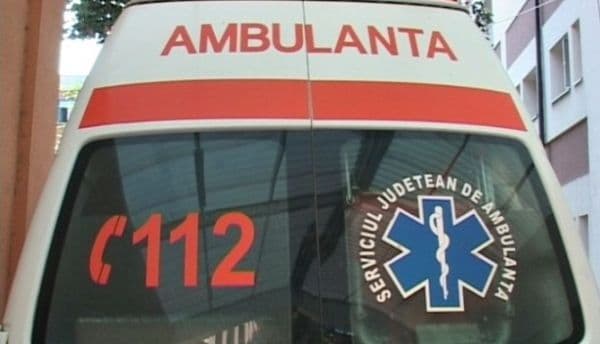 Grav accident de circulație la Dersca! Cinci victime, dintre care trei copii, au ajuns la spital