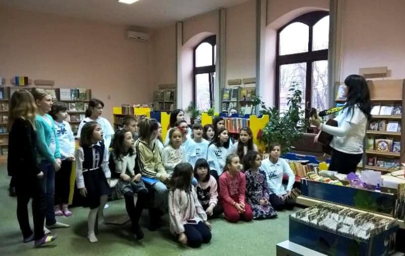 Lumina versurilor eminesciene la Biblioteca Municipală Dorohoi - FOTO