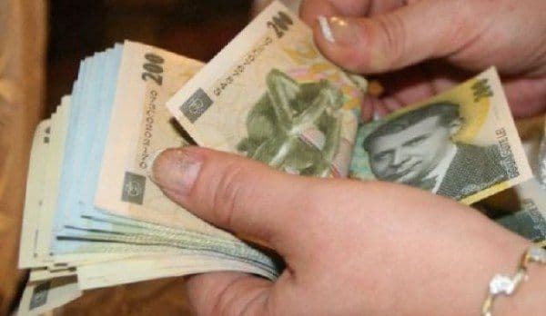 Absolvenții pot beneficia de prima de inserție în cuantum de 1.500 de lei