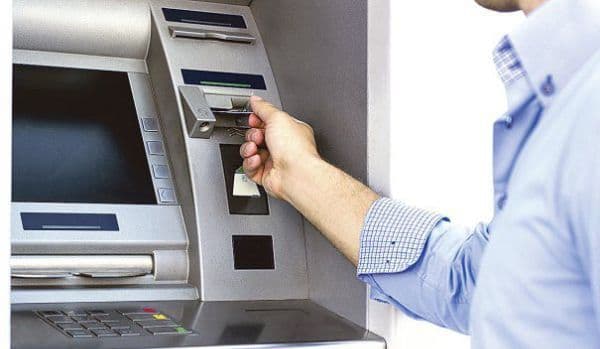 În această săptămână dispar mai multe comisioane bancare 