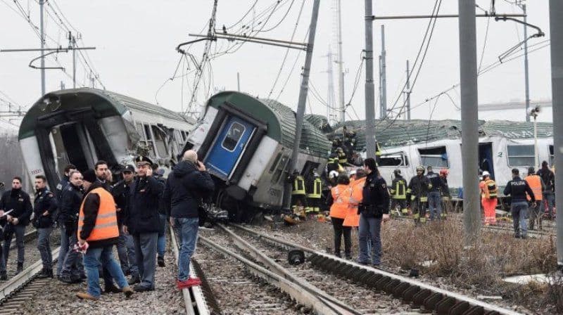 Tren deraiat în Italia: printre răniţi se află şi un român