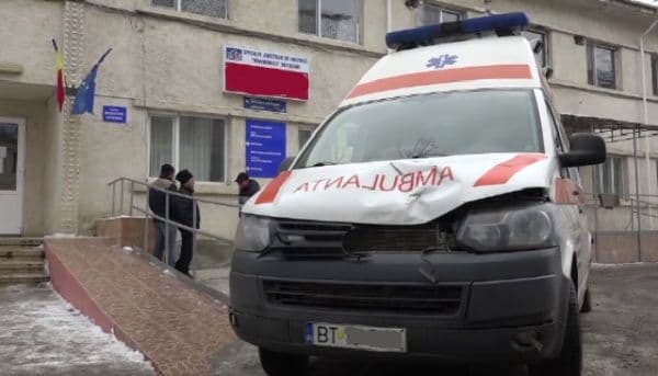 La mai puțin de o săptămână, o altă ambulanţă implicată într-un accident rutier în județul Botoșani