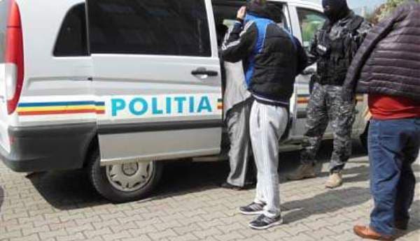 Infractori voiajori depistaţi de poliţişti