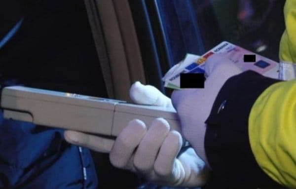 Șoferi cercetați după ce s-au urcat băuți la volan și au provocat accidente