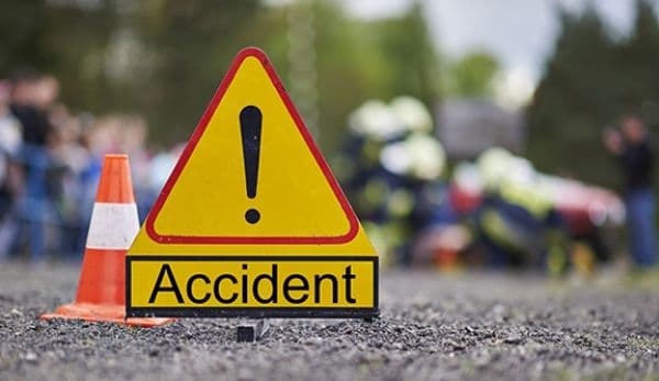 Accident cauzat de un șofer care nu a păstrat distanța regulamentară. O femeie a ajuns la spital!