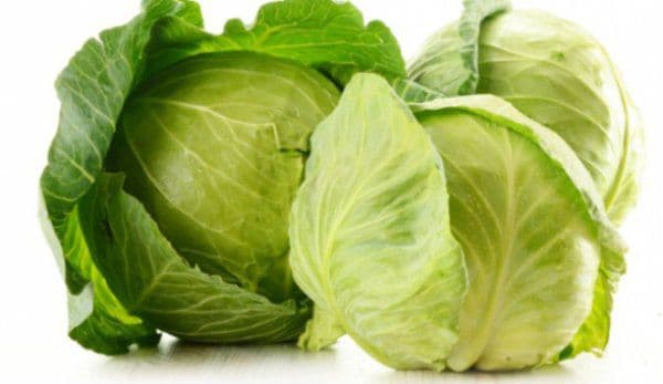 Cea mai simplă metodă de a scăpa de durerea de gât. Ai nevoie doar de 2-3 frunze de varză