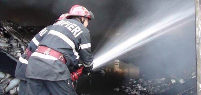 Femeie găsită carbonizată după ce a produs un incendiu straniu: a aruncat cu televizorul în soțul ei