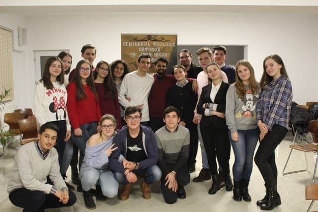 Provocare pentru tinerii din ATOR Dorohoi - un training de Teamworking - FOTO