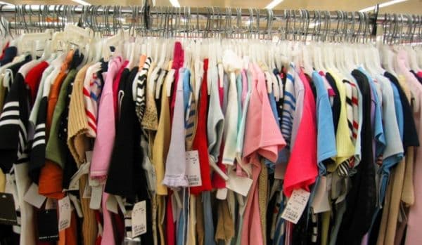 Ce au descoperit poliţiştii botoşăneni în urma unui control la un magazin de haine din municipiu
