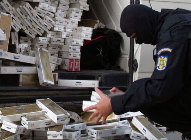 Piața neagră a țigaretelor în scădere semnificativă