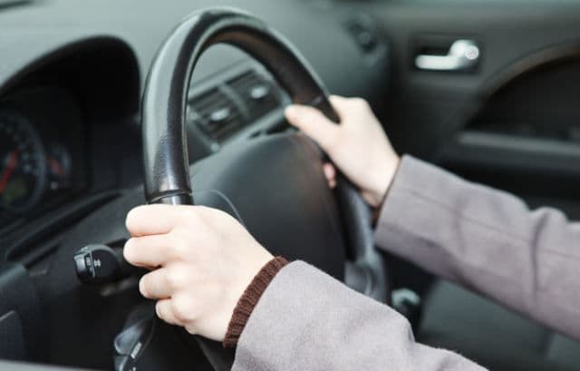 Aventura unui minor! S-a urcat la volan și apoi a fugit de polițiști aproape 10 kilometri