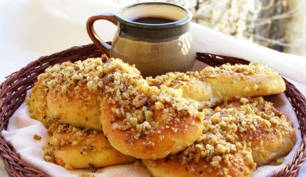 Cei mai buni mucenici cu miere şi nucă. Un deliciu