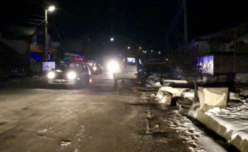 Incident tragic! O femeie a sfârșit sub roțile unei mașini. Victima se certa pe marginea drumului cu iubitul ei