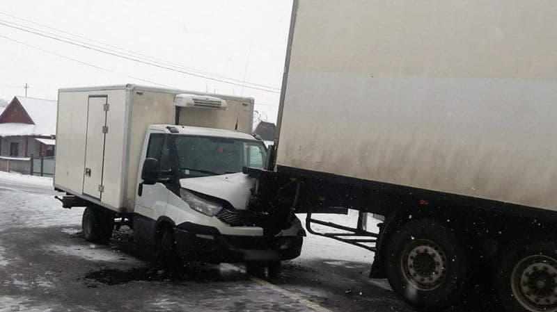 Șofer din Dorohoi implicat într-un accident mortal cu două camioane și o autoutilitară - FOTO