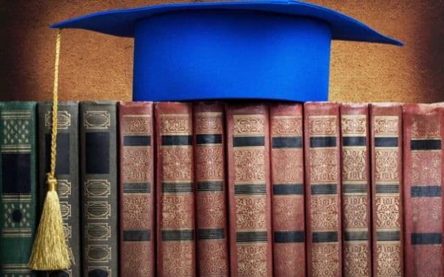 Haos în organizarea olimpiadelor școlare! Elevii calificați la mai multe discipline sunt discriminați de Ministerul Educației