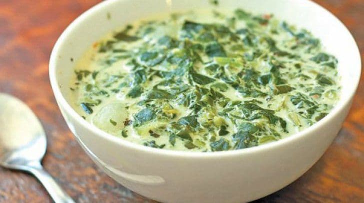 Ciorbă de salată verde cu lapte acru
