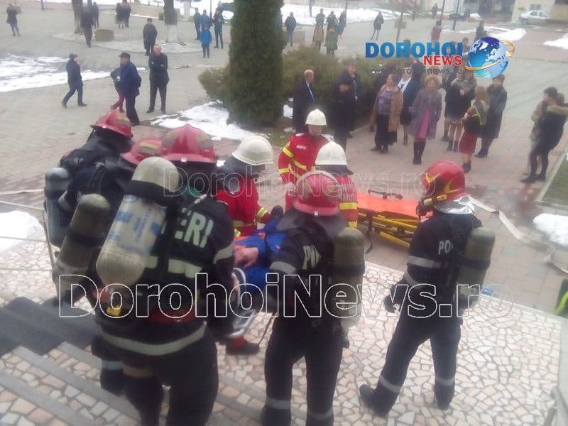Incendiu la sediul Trezoreriei și ANAF Dorohoi: Exercițiu de amploare a pompierilor – FOTO