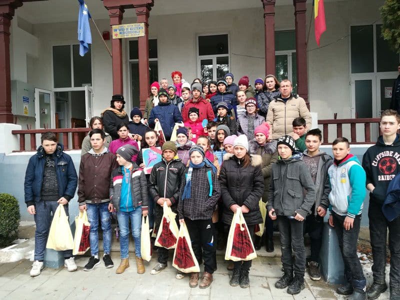 Acțiune de voluntariat la Școala Gimnazială nr. 1 Suharău - FOTO