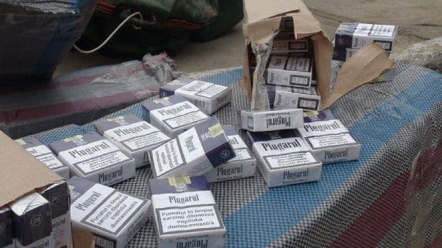 Țigări de contrabandă confiscate de polițiștii dorohoieni