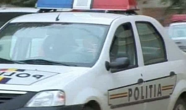 Inconștiență maximă! Prins în timp ce vindea substanţe periculoase în parcarea unui supermarket