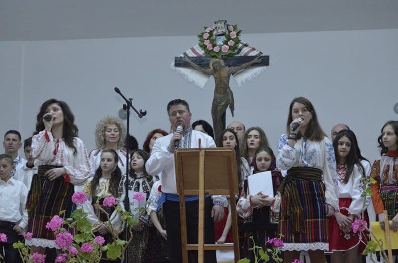 „La Umbra Crucii Tale” spectacol organizat de Parohia „Sfântul Nicolae” Mihăileni - FOTO