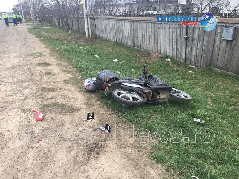 Accident la ieșirea din Dorohoi! Bărbat rănit după impactul dintre un autoturism și un moped – FOTO