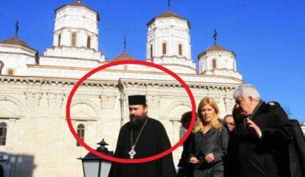 Mănăstire din nordul Moldovei executată silit, după ce starețul a tocat banii la jocuri de noroc
