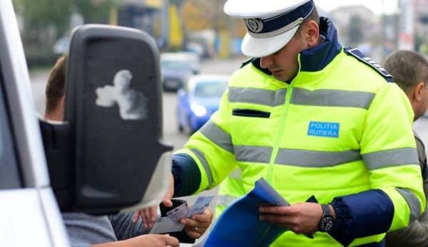 De la 20 mai, dacă nu ai asta în talon, Poliția îți reține actele și numerele mașinii!